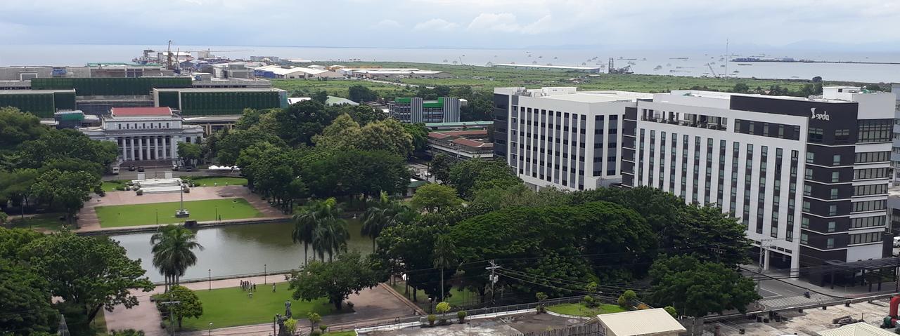 913Cityscape Located At City Center Bacolod Bagian luar foto