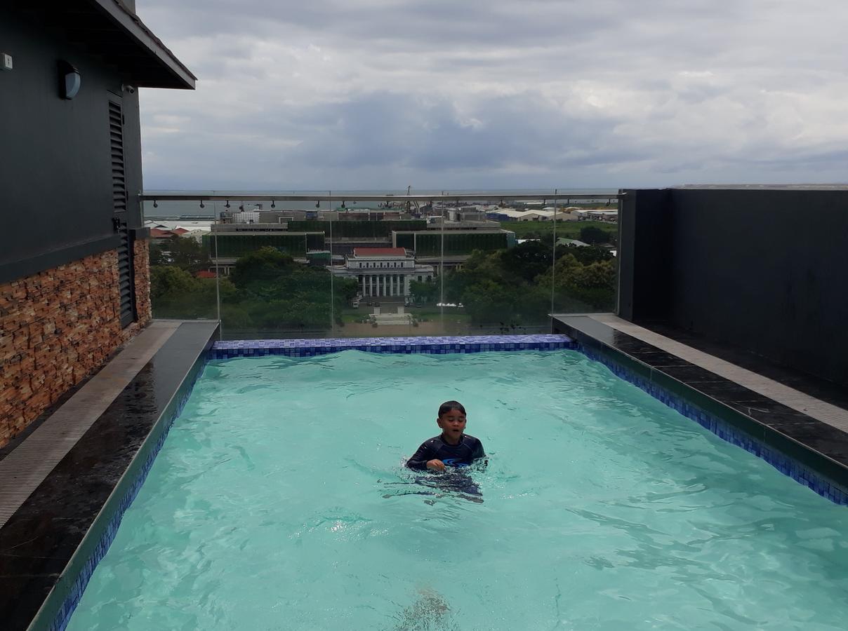 913Cityscape Located At City Center Bacolod Bagian luar foto