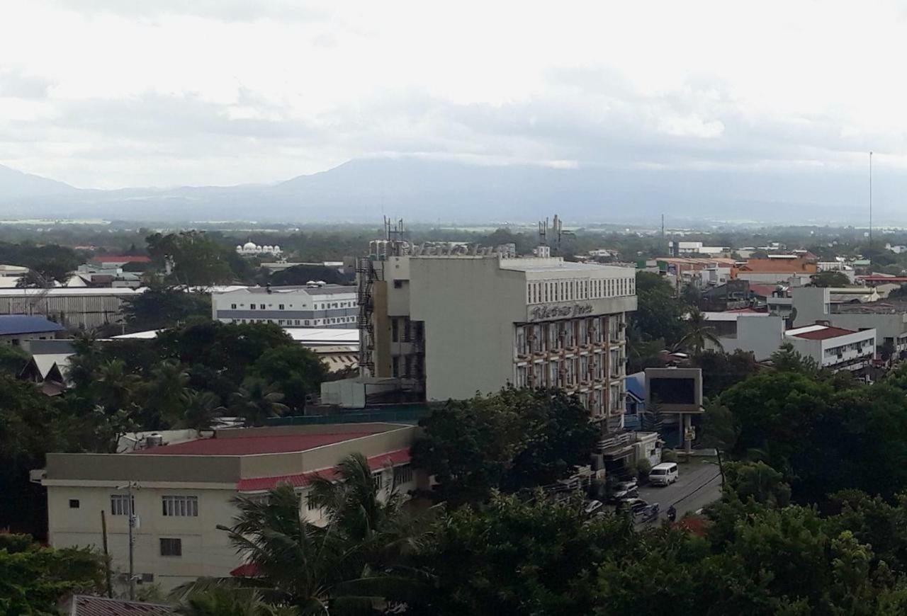 913Cityscape Located At City Center Bacolod Bagian luar foto