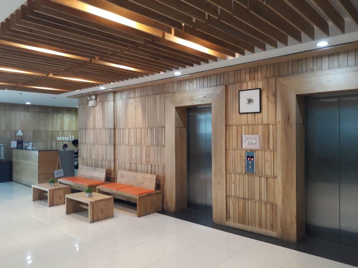 913Cityscape Located At City Center Bacolod Bagian luar foto
